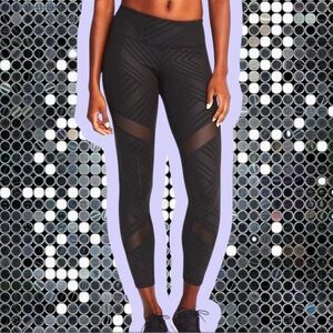Old Navy Black Geo Striped Active Mesh Panel Compression 7/8 Leggings XXL - NEW